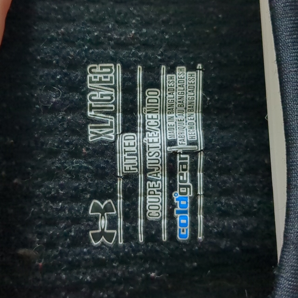 Under Armour Black Long Sleeve Shirt - Picture 2 of 5